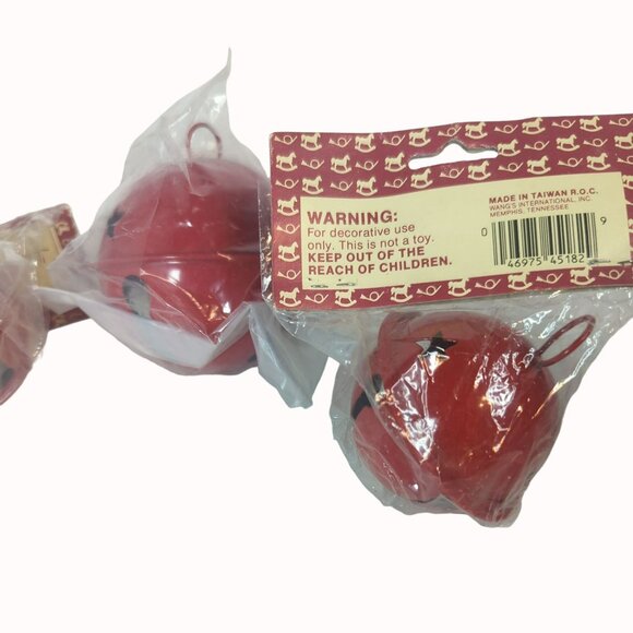 Set Of 3 Vintage Red Metal Jingle Bells With Star Cutouts Made In Taiwan R.O.C. - Picture 2 of 3